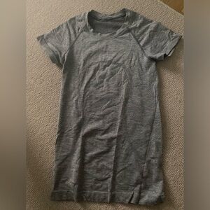 Lululemon Swiftly Tech Short-Sleeve Shirt 2.0 Size 2 Slate White